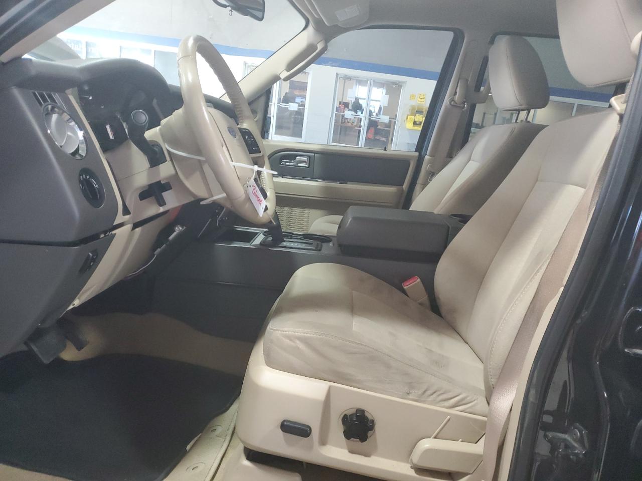 2011 Ford Expedition - Image 7