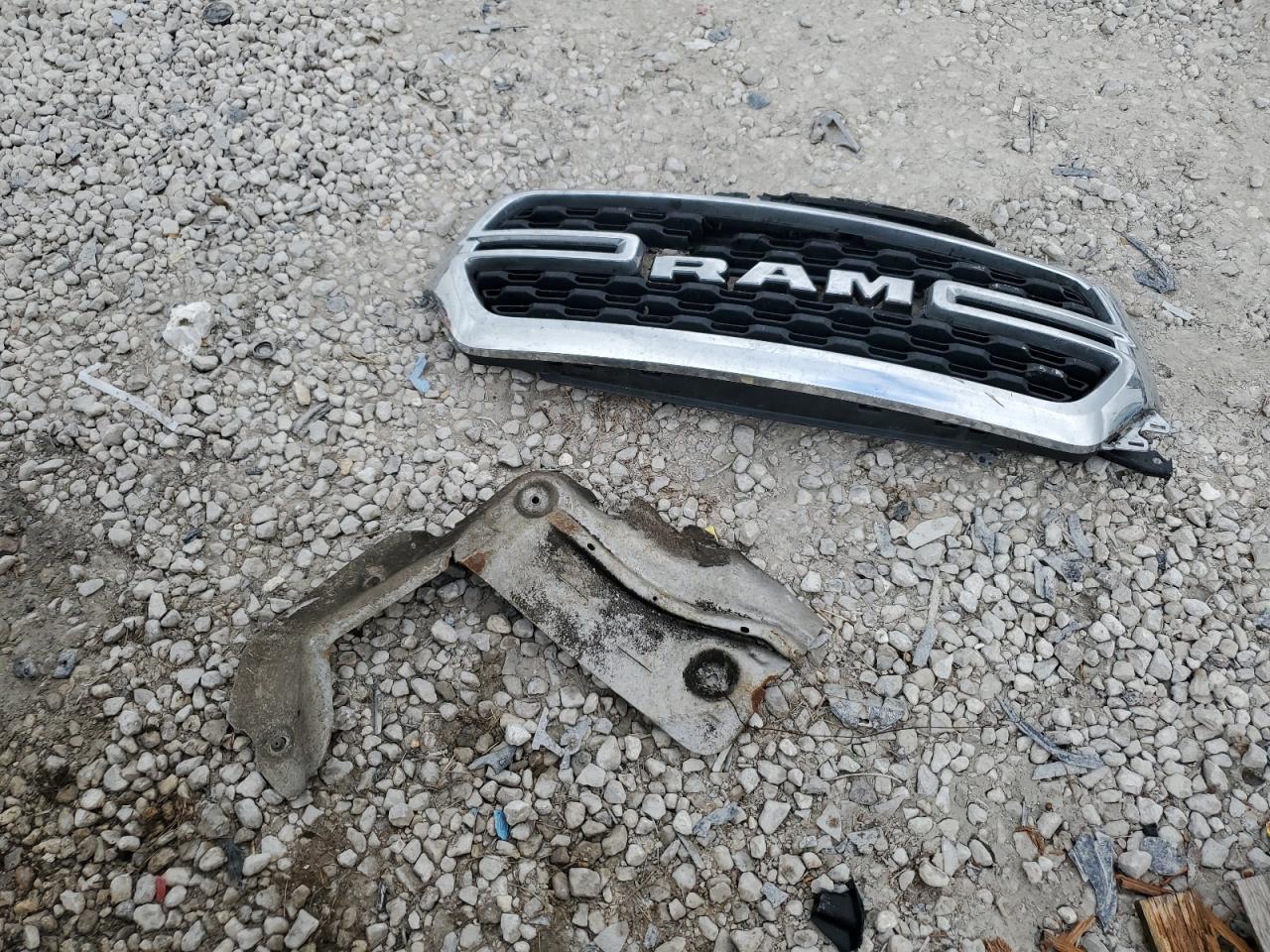 2022 RAM 1500 - Image 12