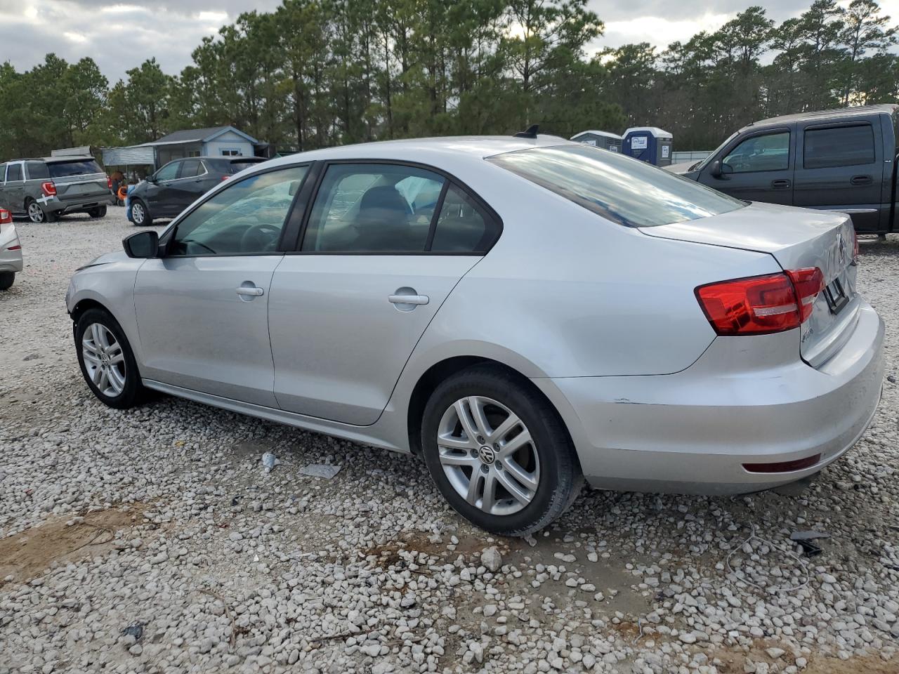 2015 Volkswagen Jetta - Image 2