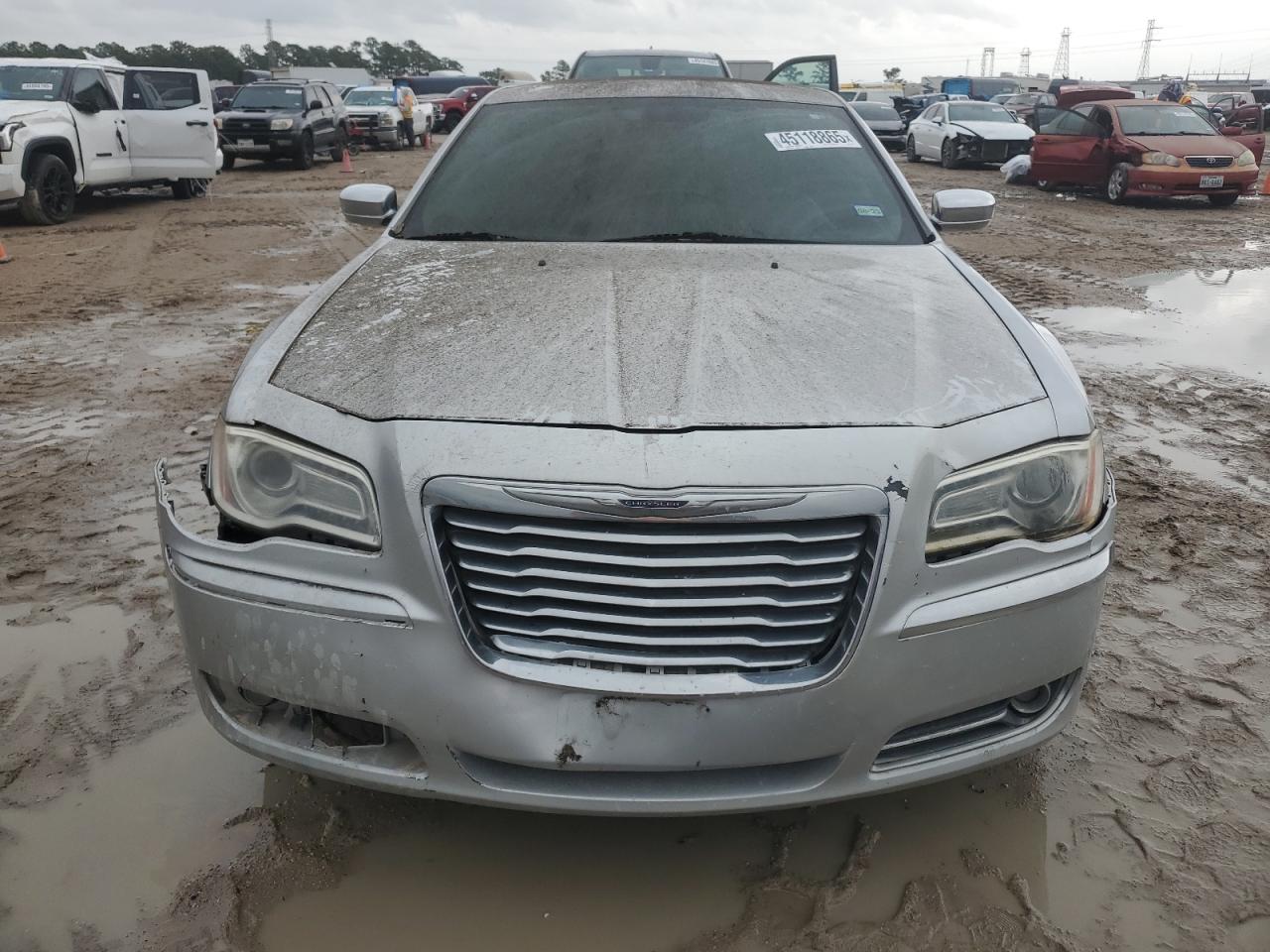 2011 Chrysler 300 - Image 5