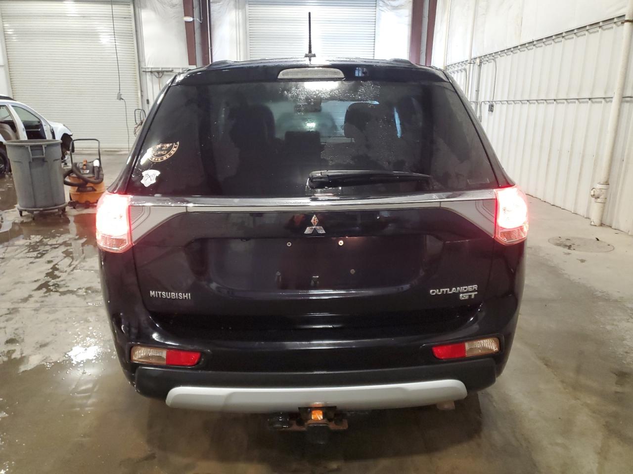 2015 Mitsubishi Outlander - Image 6