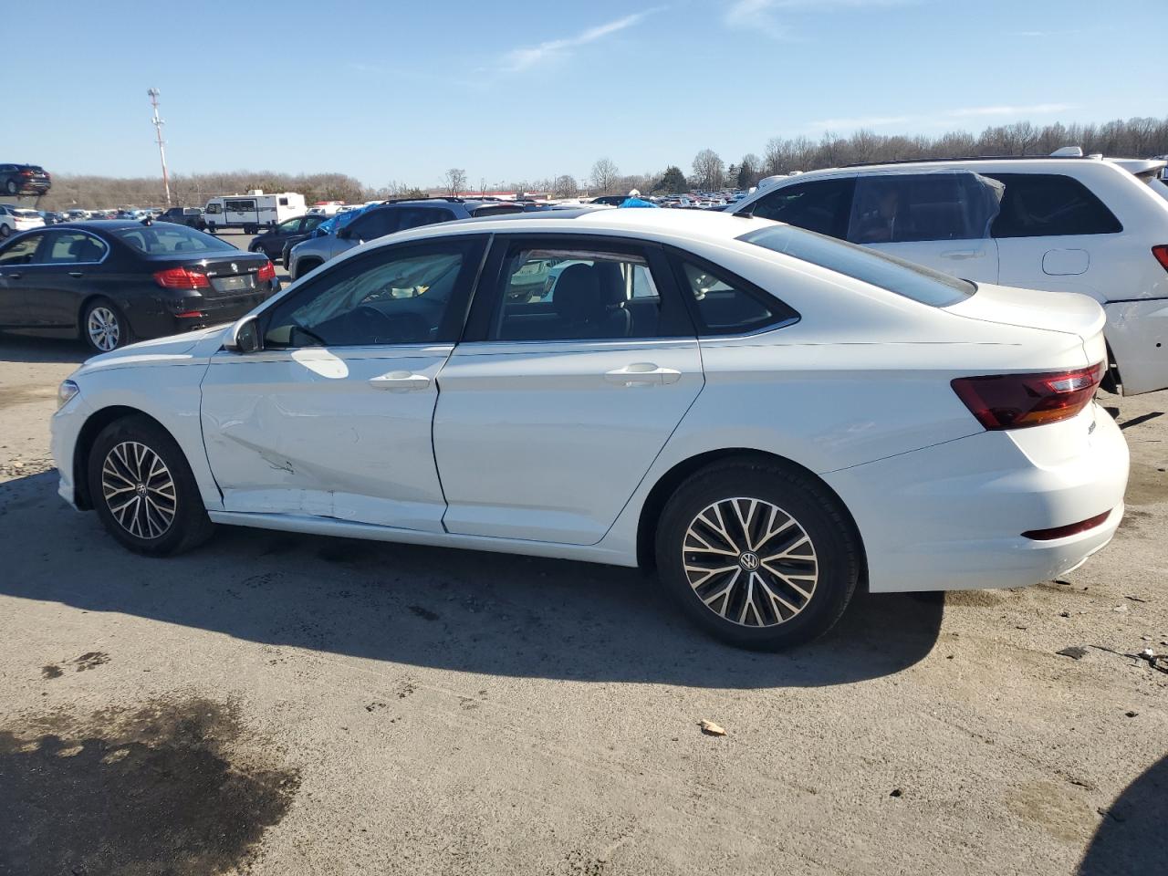 2019 Volkswagen Jetta - Image 2