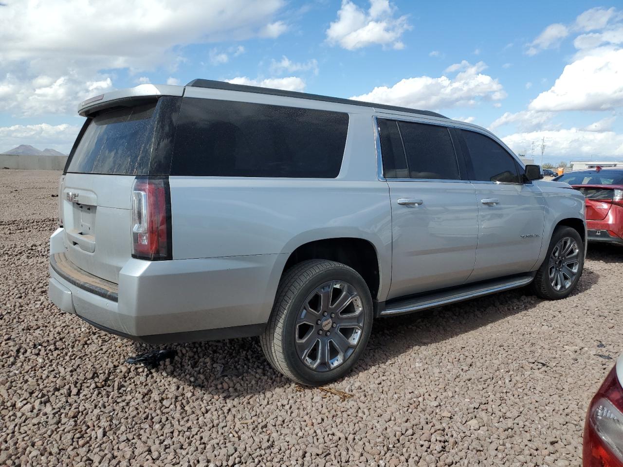 2017 GMC Yukon - Image 3