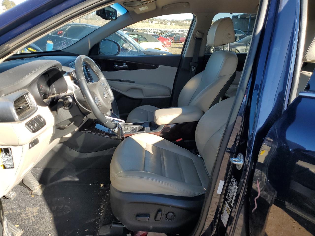 2017 Kia Sorento - Image 7