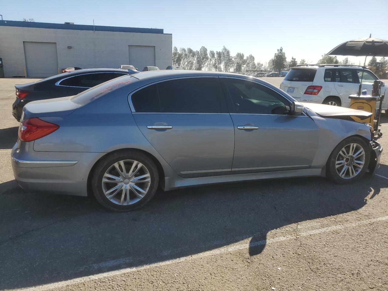 2014 Hyundai Genesis - Image 3