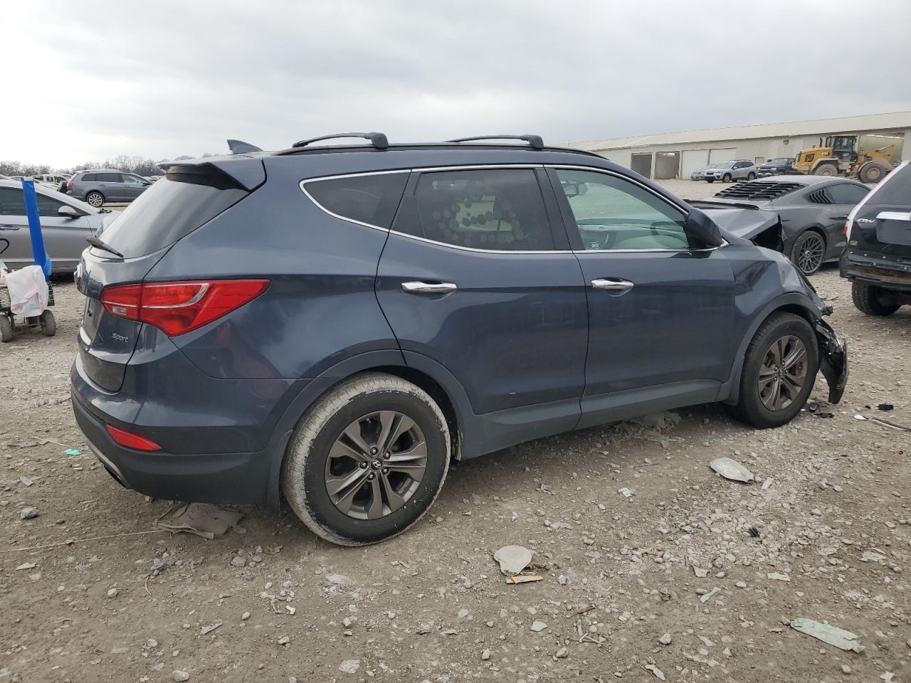 2015 Hyundai Santa Fe - Image 3