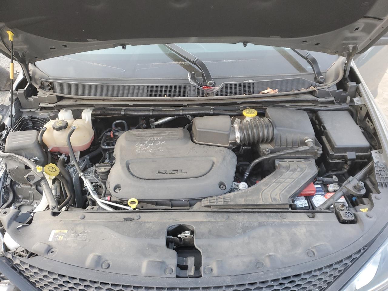 2020 Chrysler Pacifica - Image 12