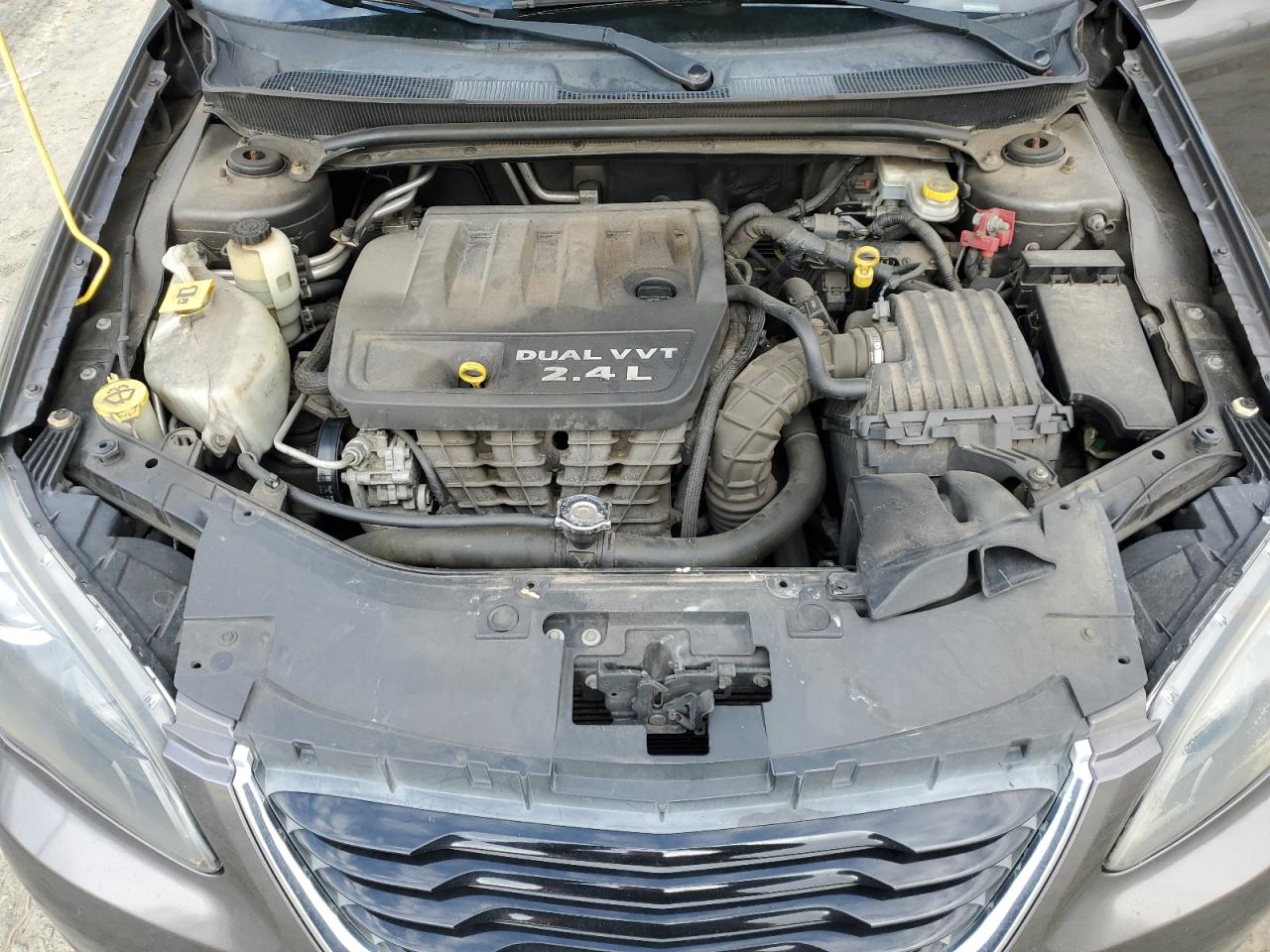 2014 Chrysler 200 - Image 11