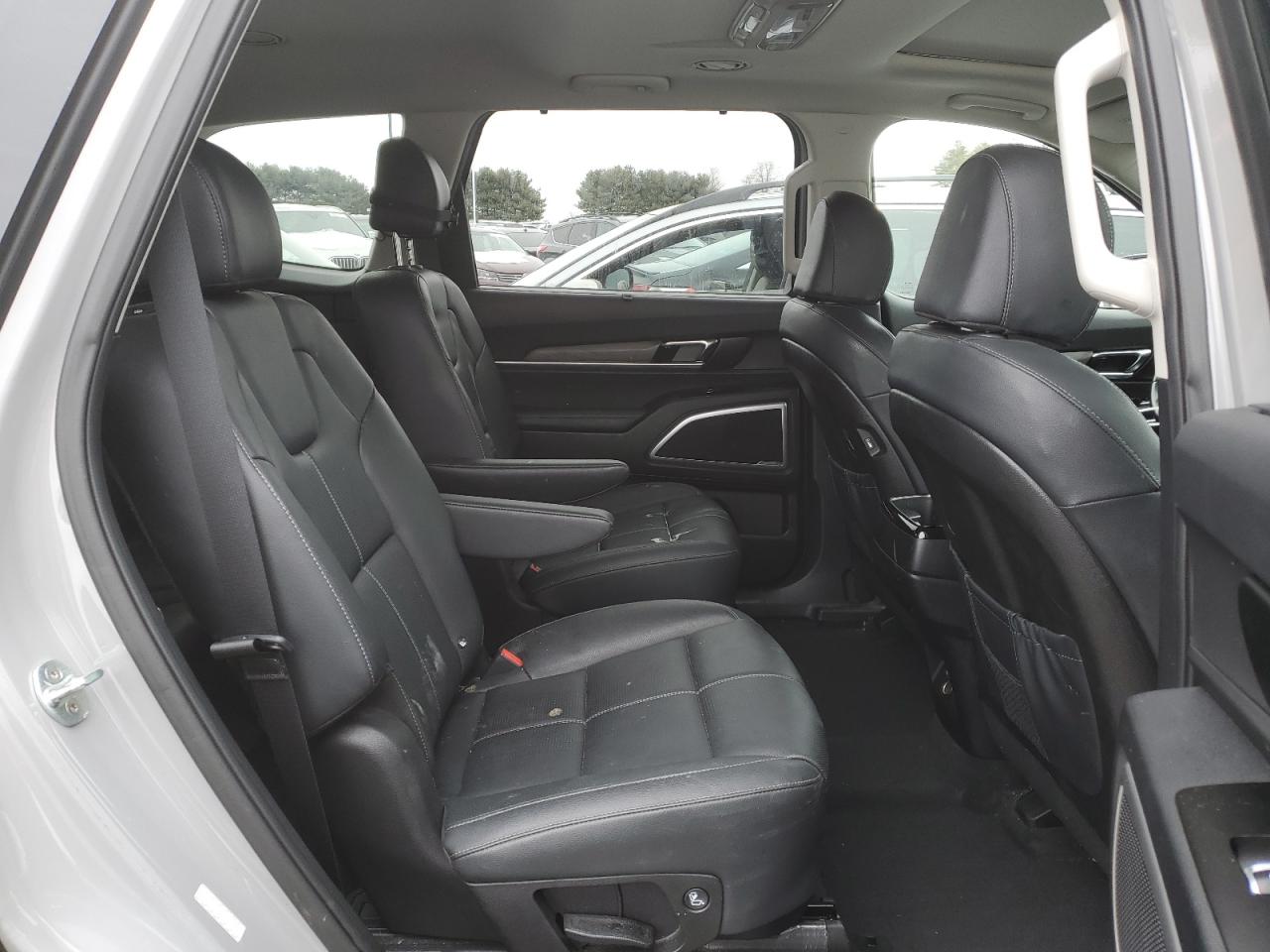 2022 Kia Telluride - Image 11
