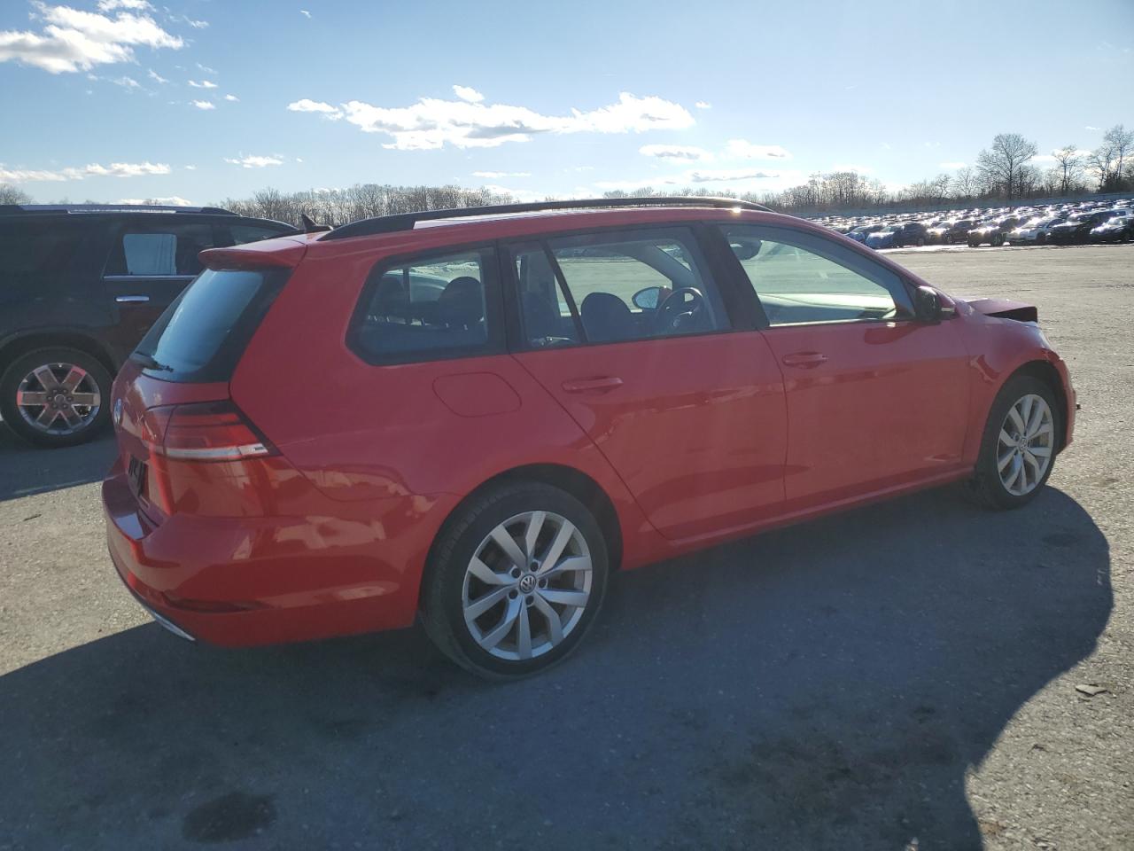 2019 Volkswagen Golf - Image 3