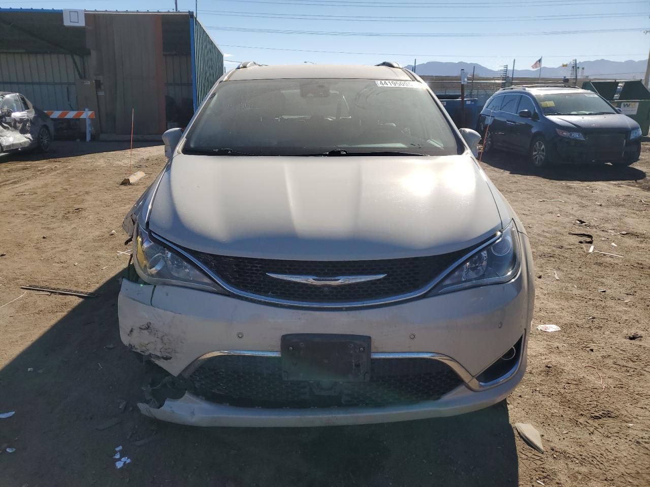 2017 Chrysler Pacifica - Image 5