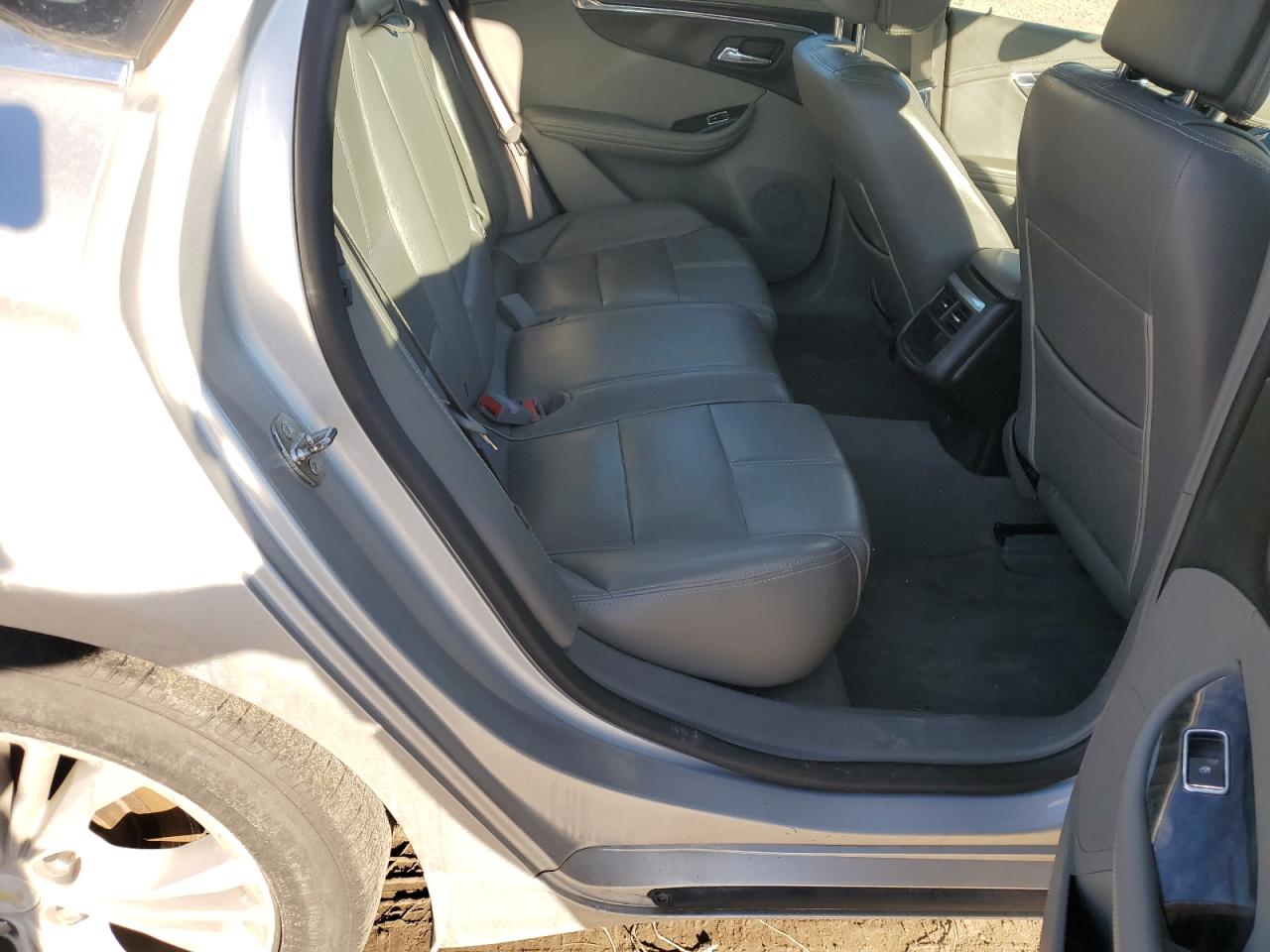 2014 Chevrolet Impala - Image 10