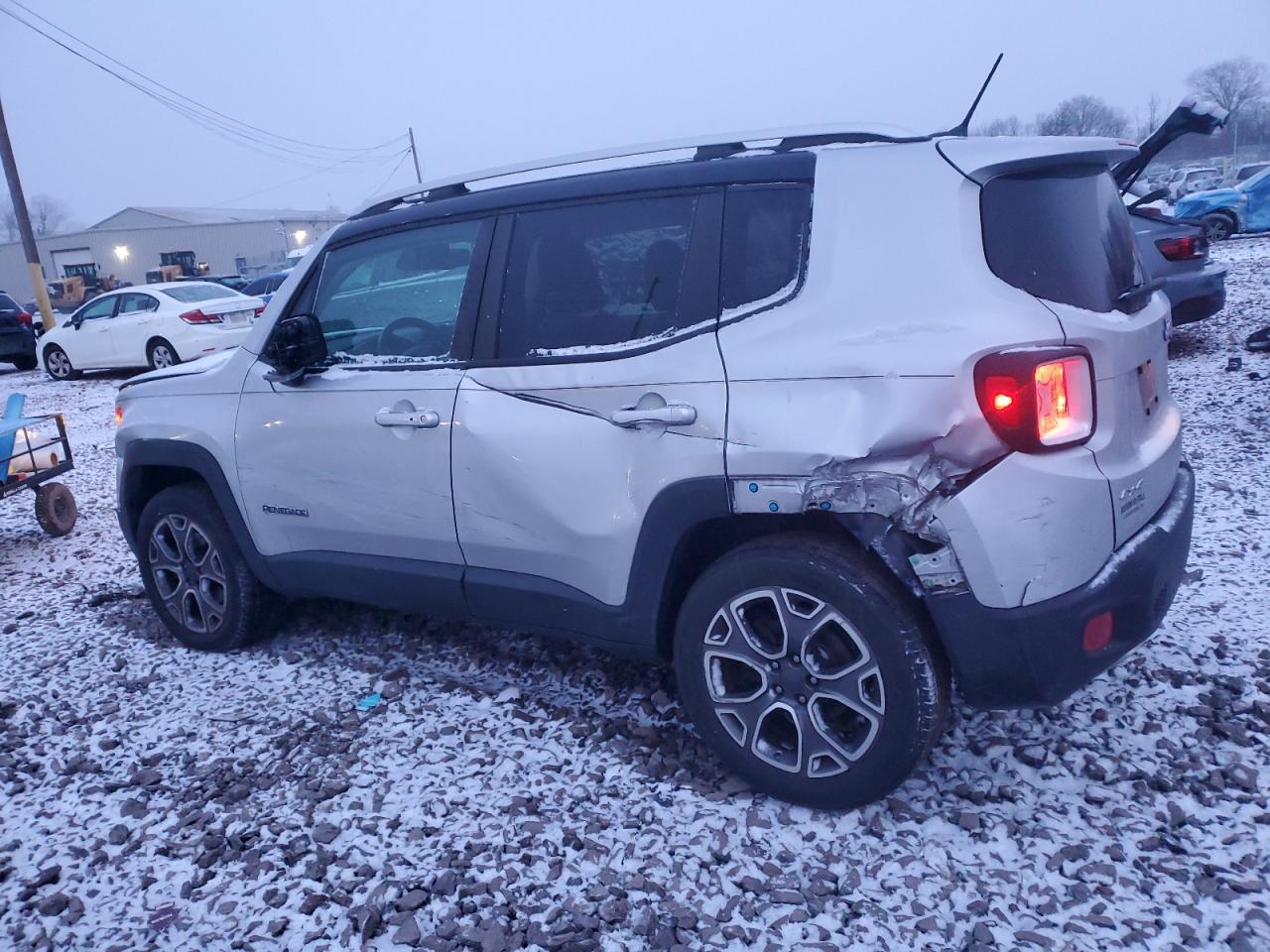 2016 Jeep Renegade - Image 2