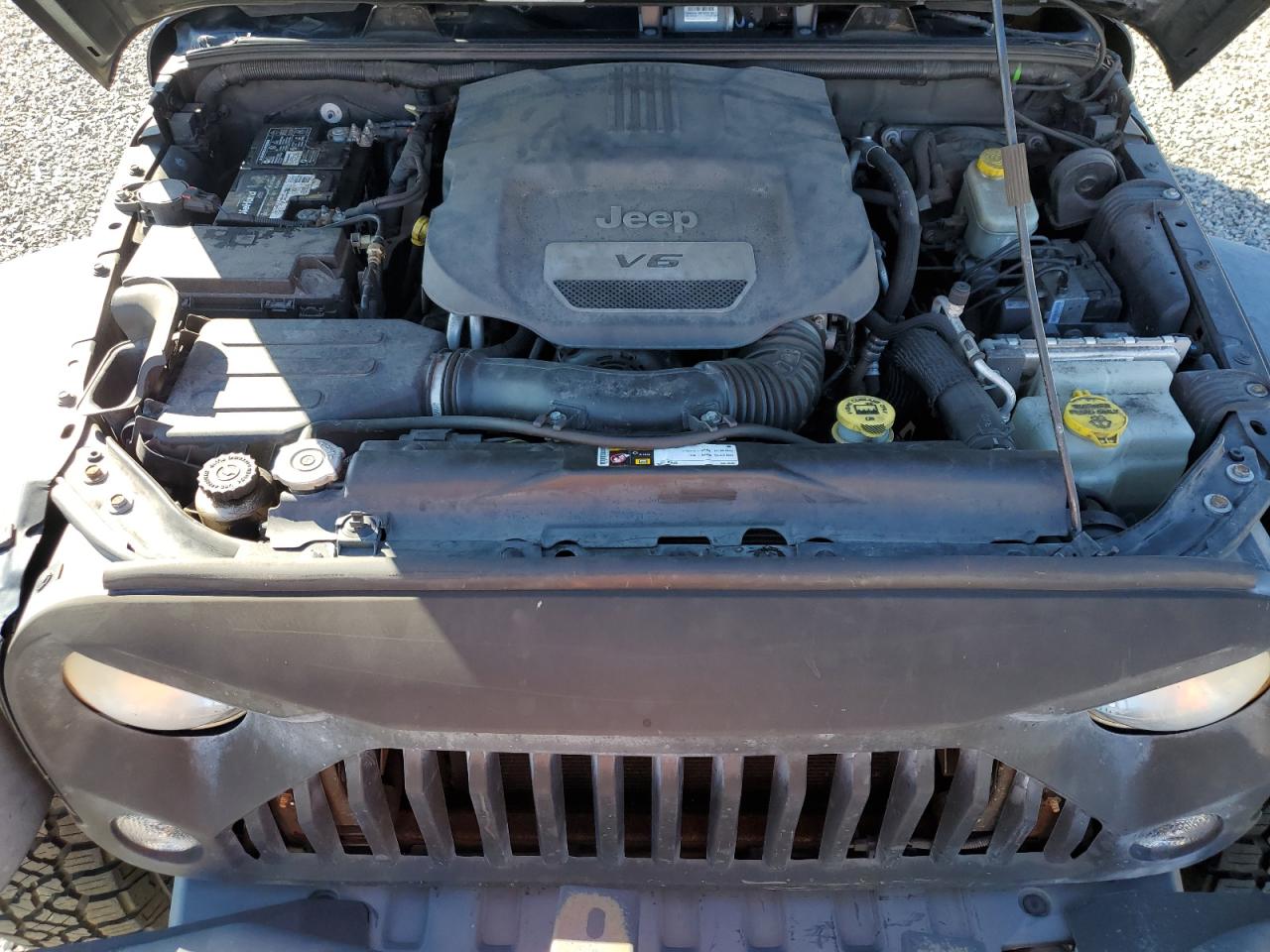 2014 Jeep Wrangler - Image 11
