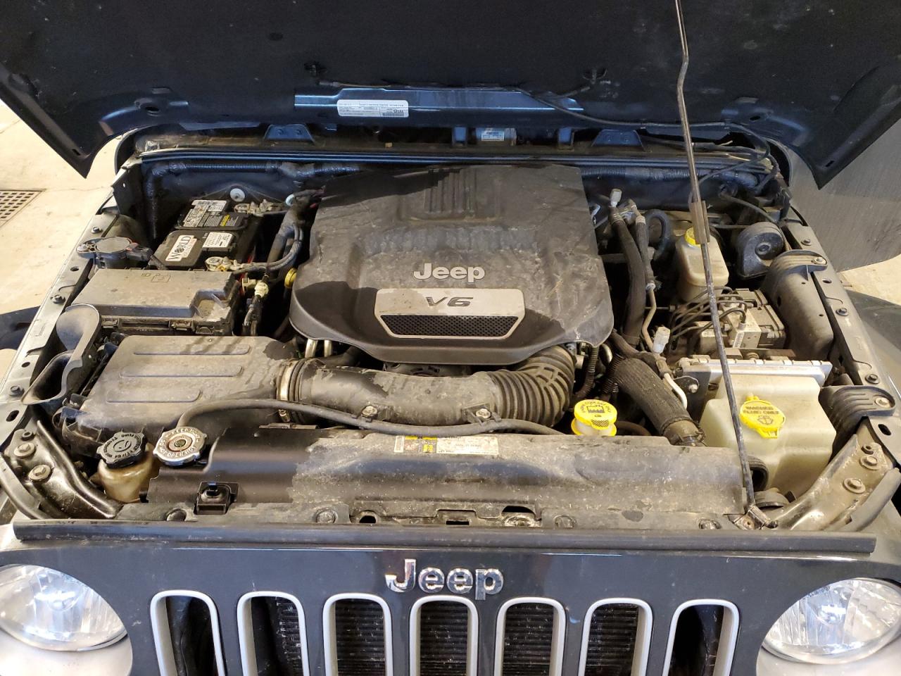 2016 Jeep Wrangler - Image 11