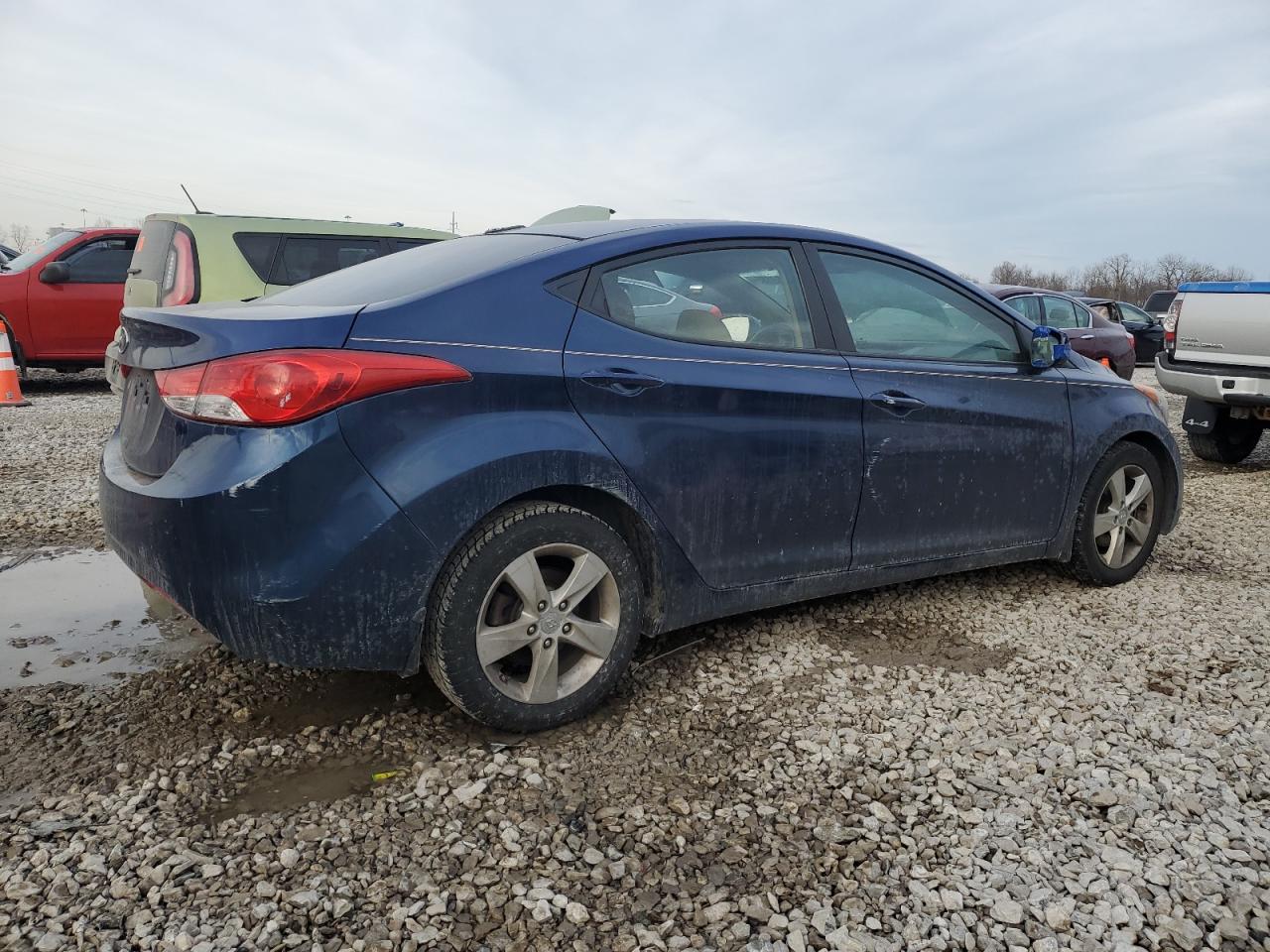 2013 Hyundai Elantra - Image 3
