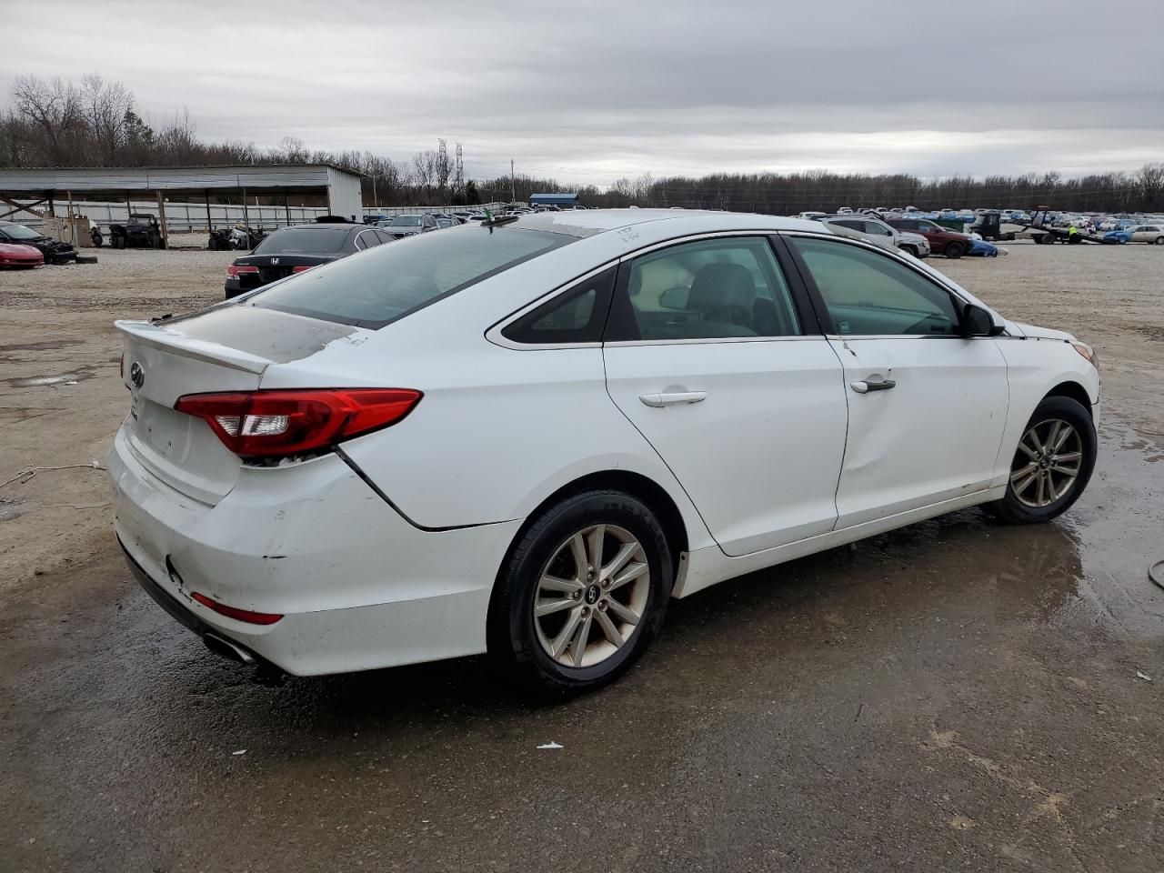 2016 Hyundai Sonata - Image 3
