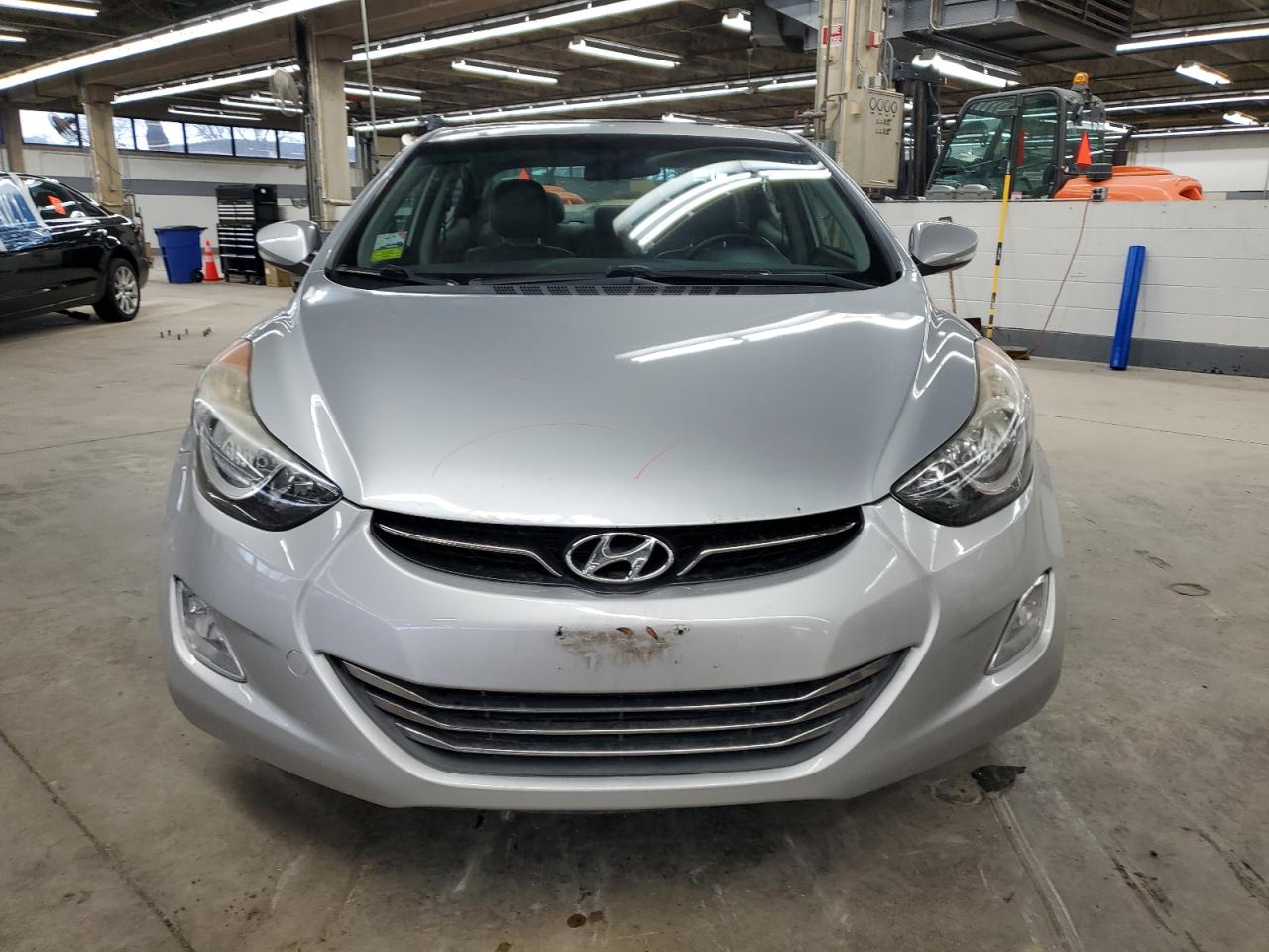 2013 Hyundai Elantra - Image 5