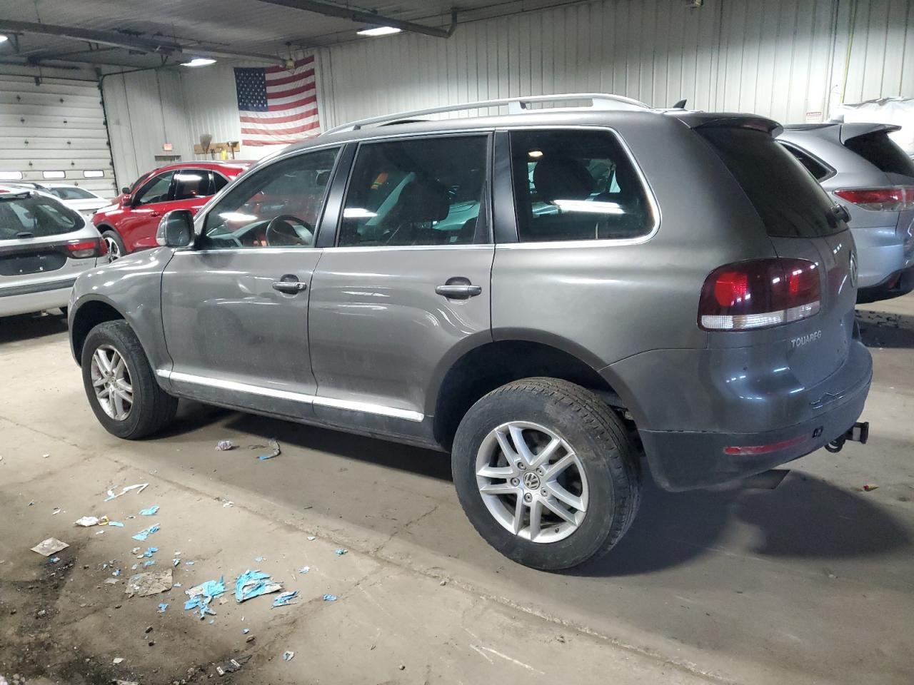 2008 Volkswagen Touareg - Image 2