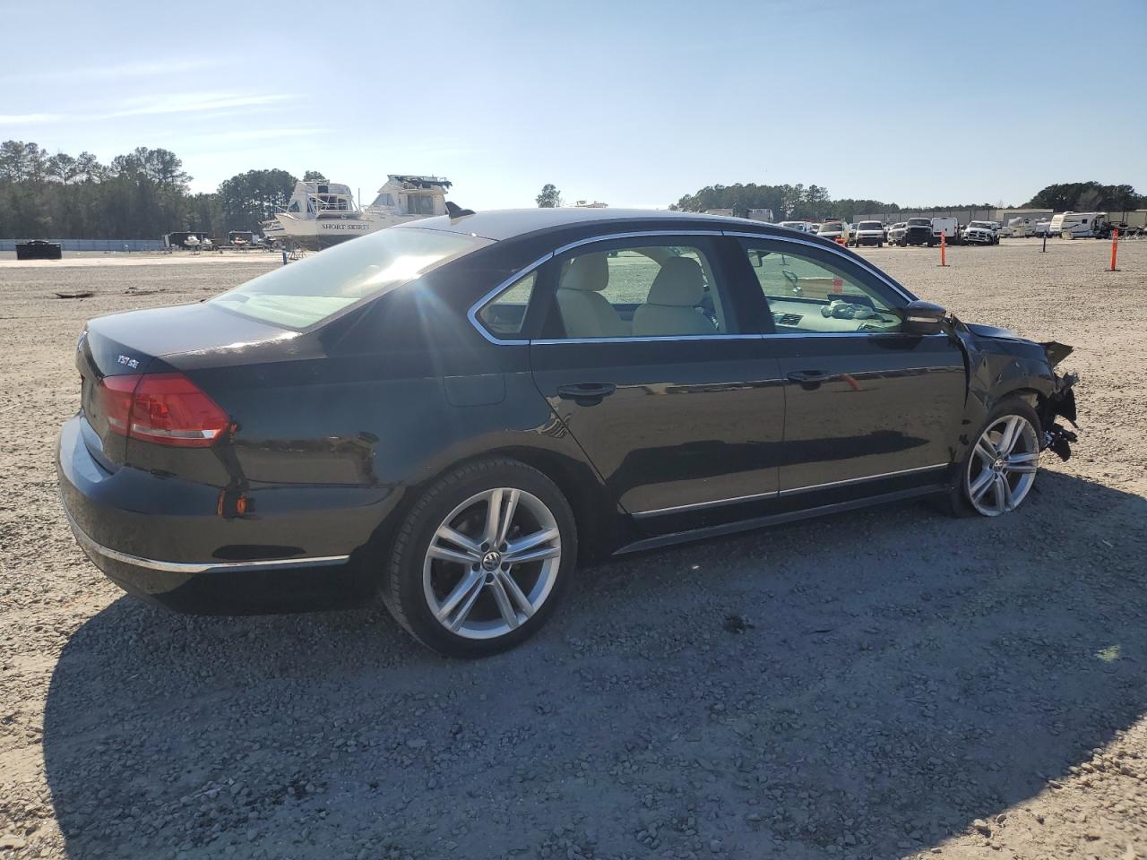2015 Volkswagen Passat - Image 3