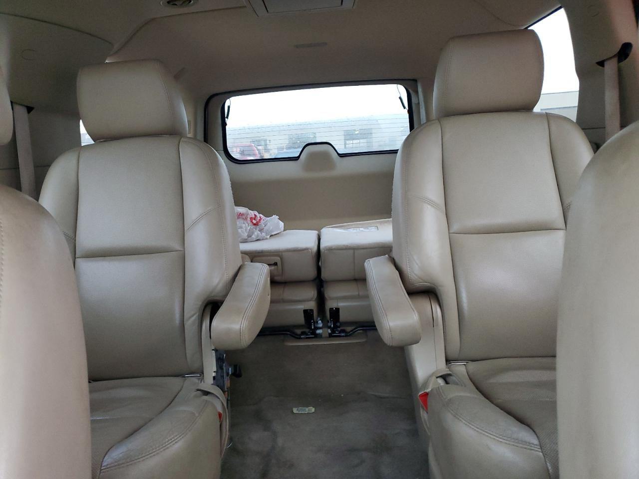 2014 Cadillac Escalade - Image 10