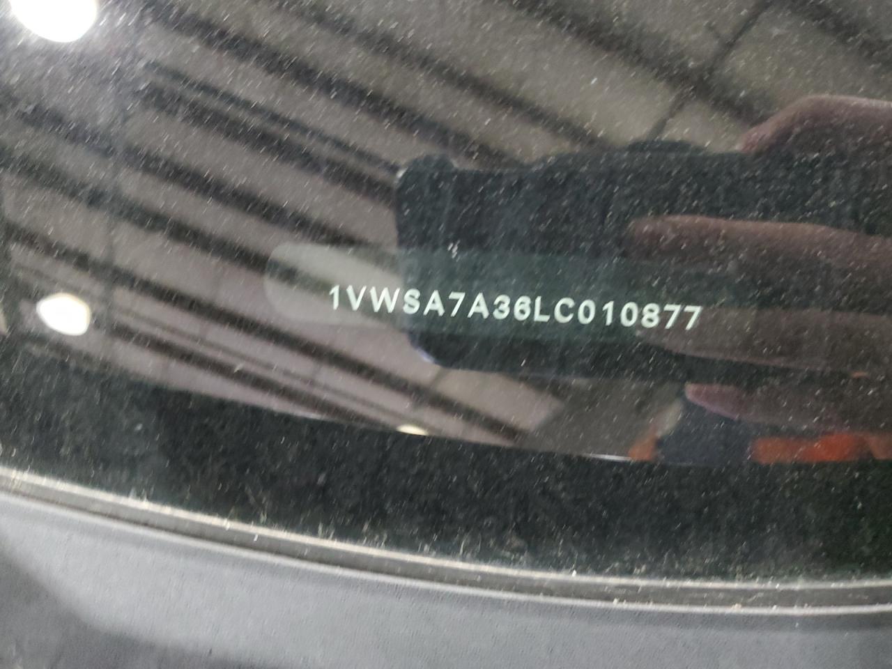 2020 Volkswagen Passat - Image 13