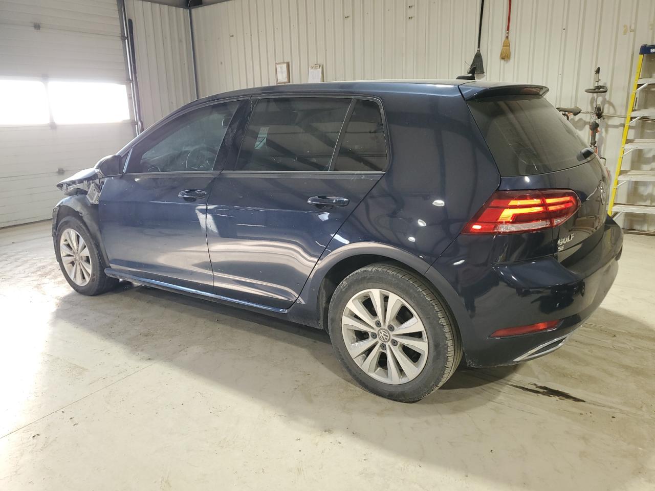 2018 Volkswagen Golf - Image 2