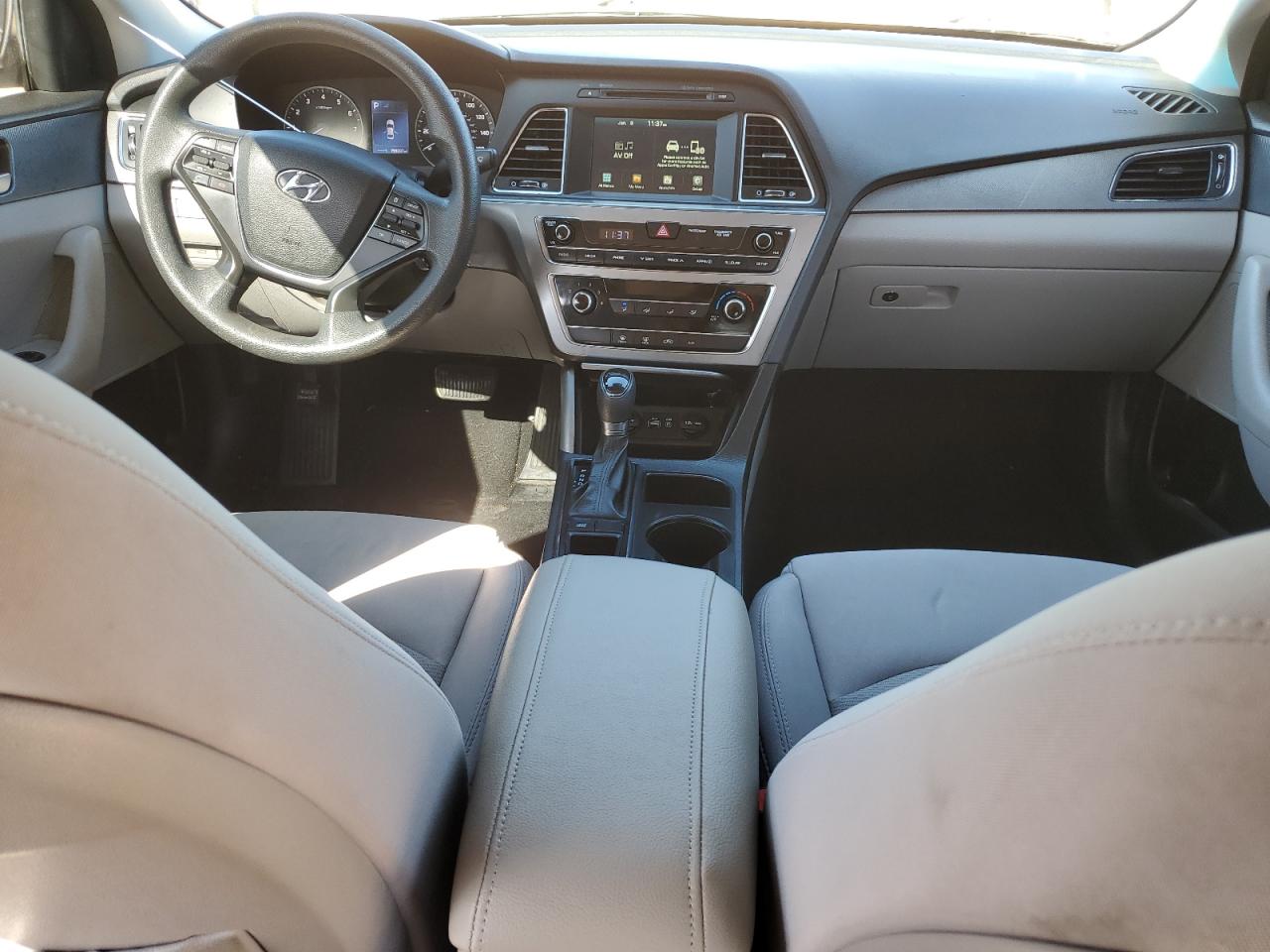 2016 Hyundai Sonata - Image 8