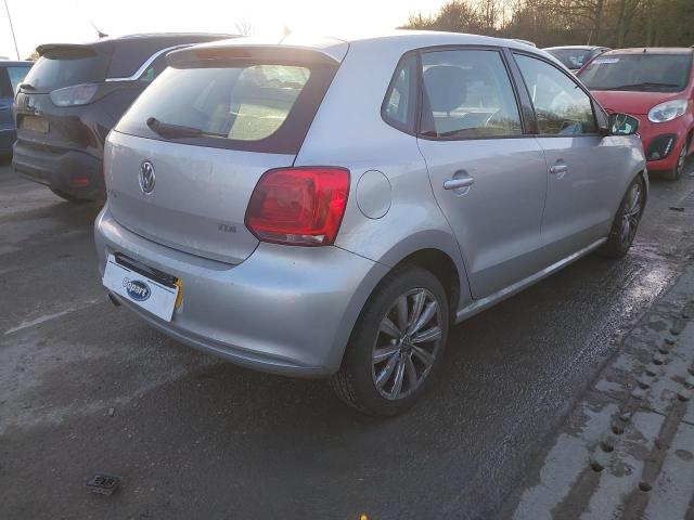 2010 VOLKSWAGEN POLO SEL T