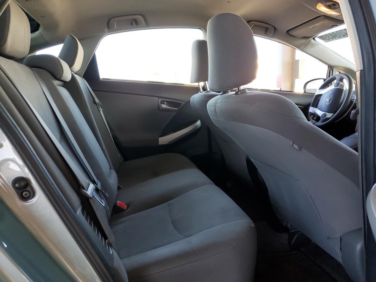 2013 Toyota Prius - Image 10