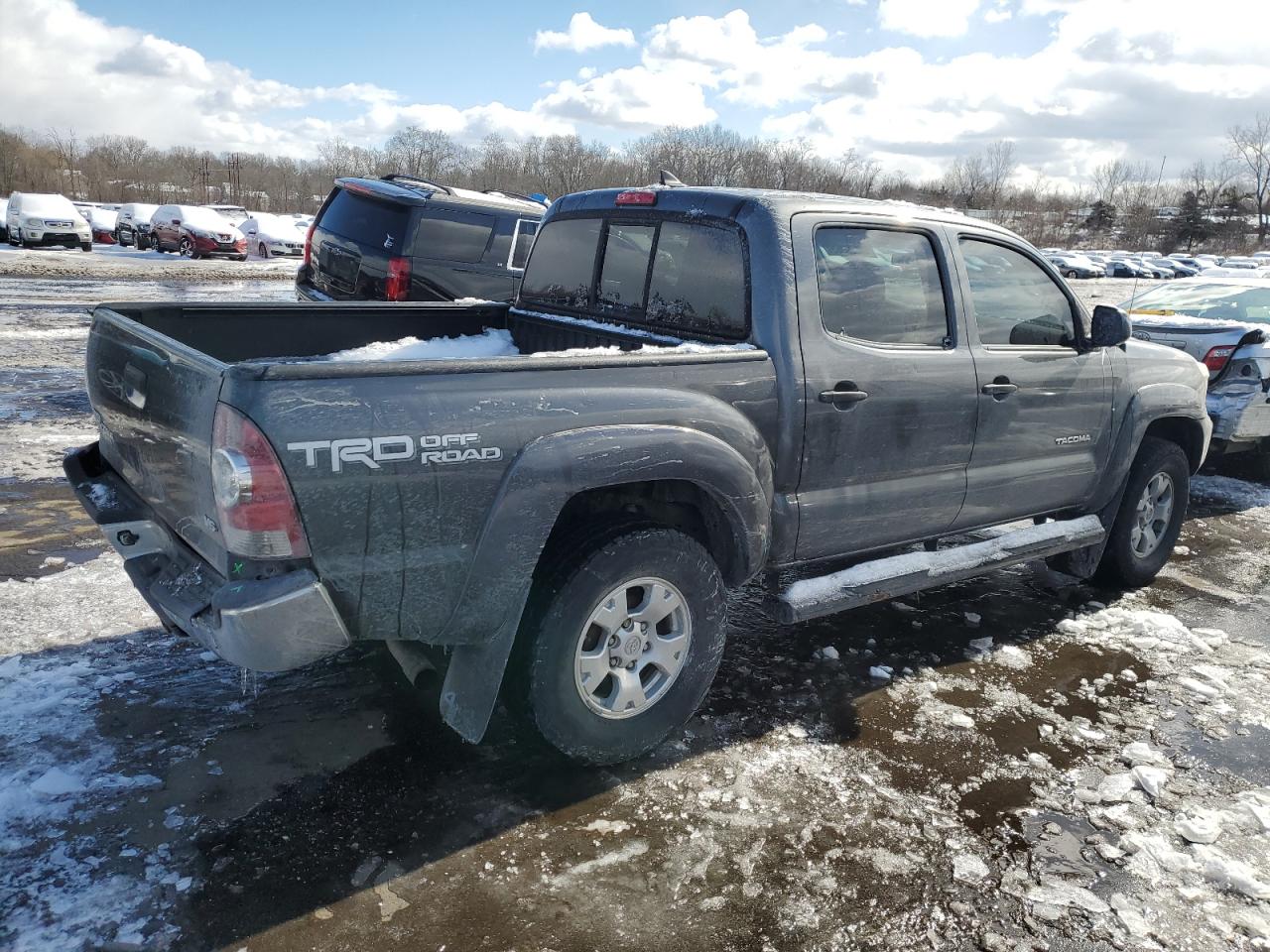 2015 Toyota Tacoma - Image 3