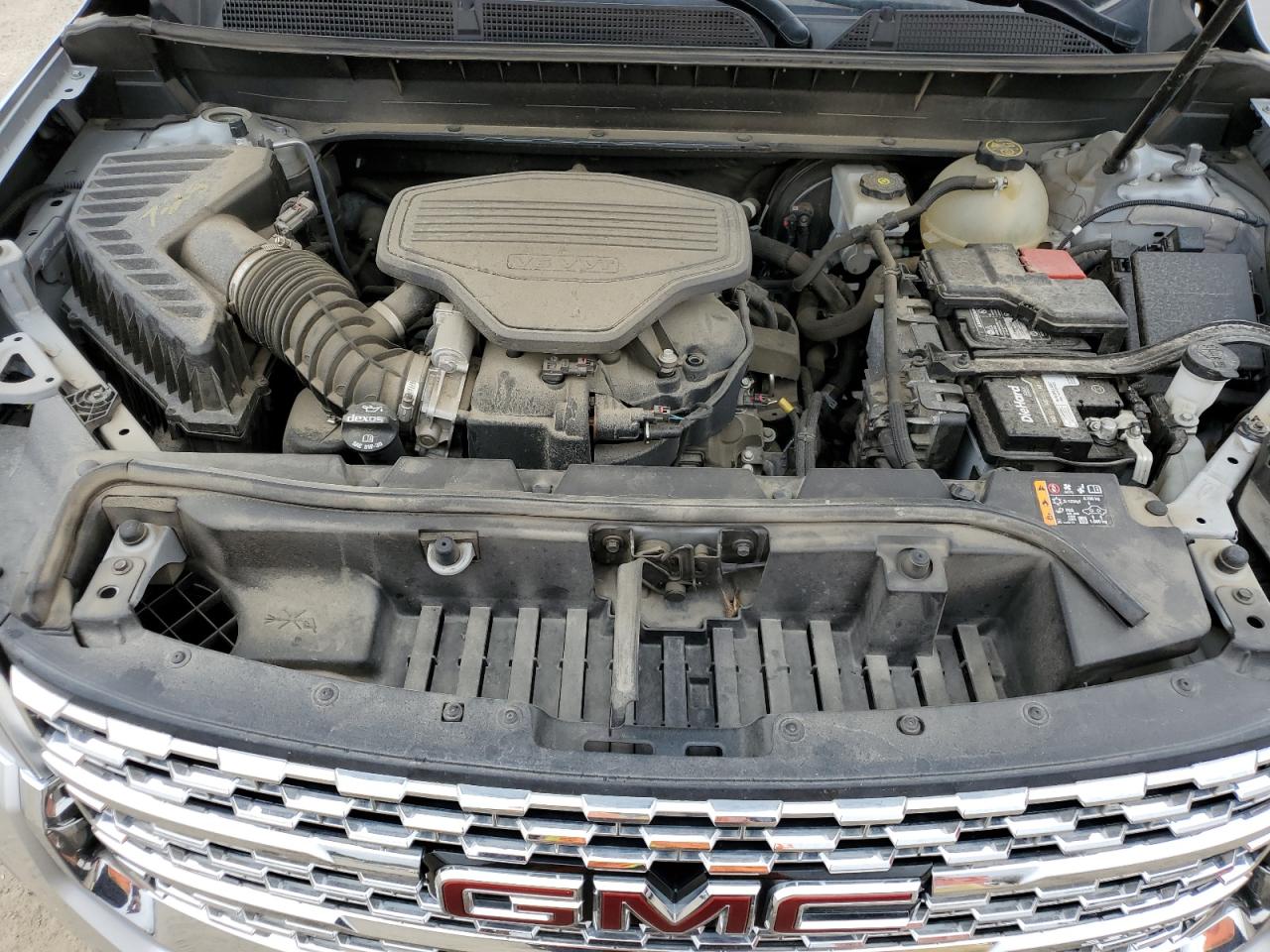 2020 GMC Acadia - Image 13