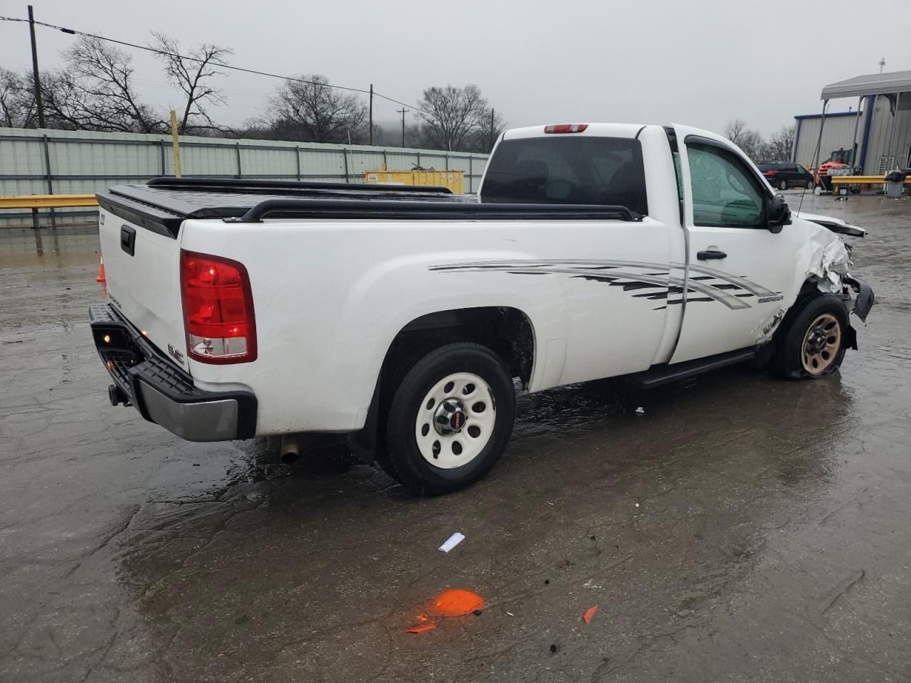 2011 GMC Sierra - Image 3