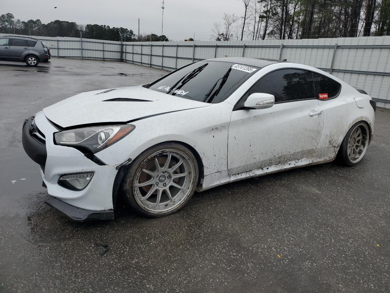 2016 Hyundai Genesis - Image 1
