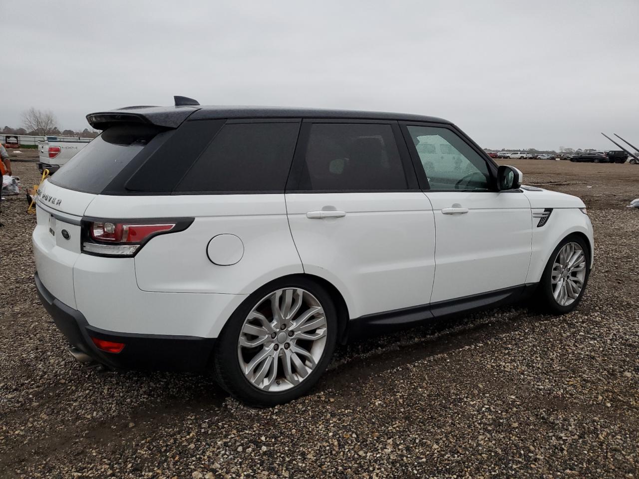 2017 Land Rover Range Rover - Image 3