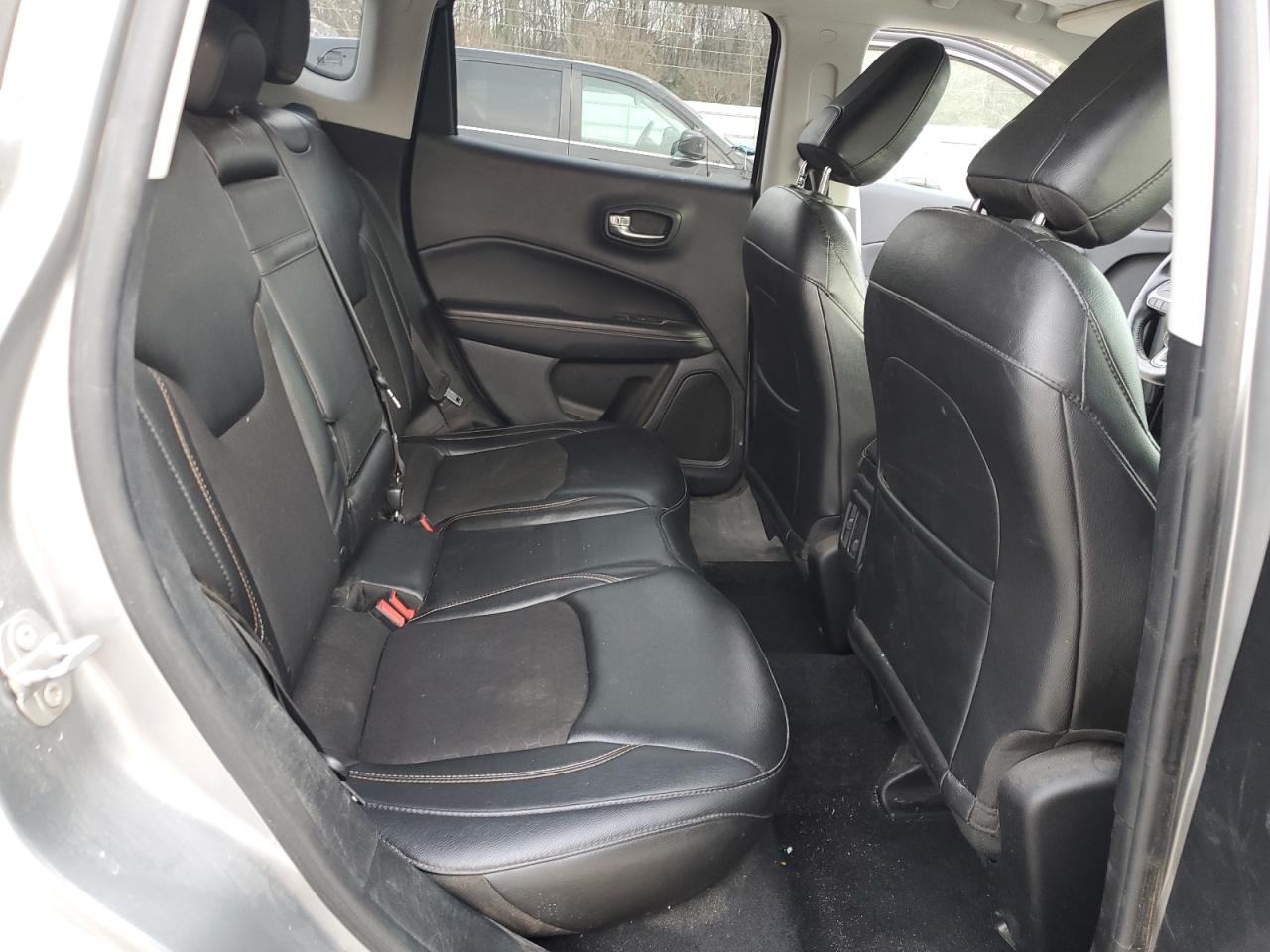 2018 Jeep Compass - Image 10