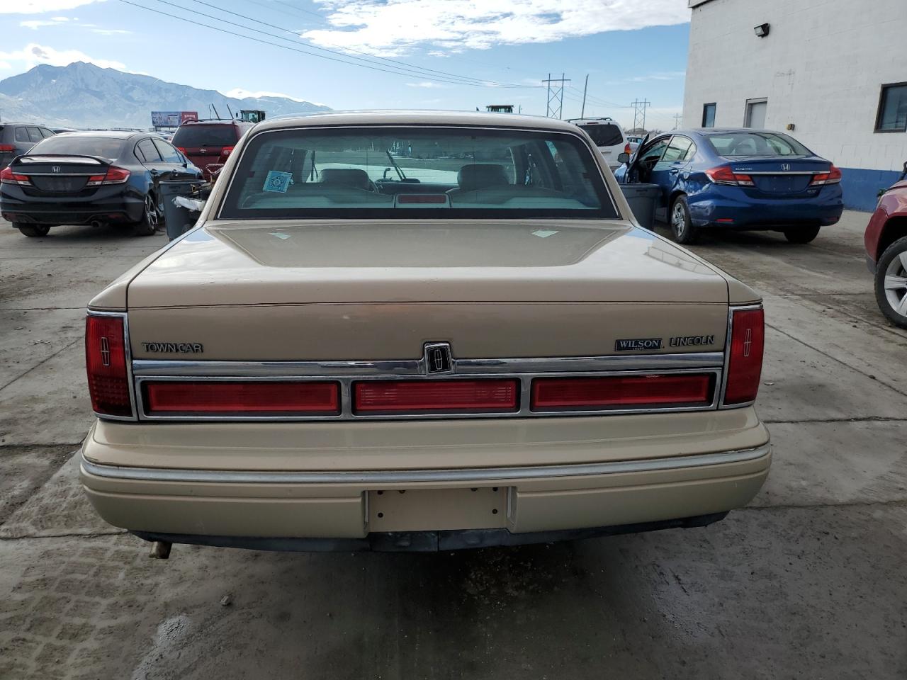 1996 Lincoln Town Car - Image 6