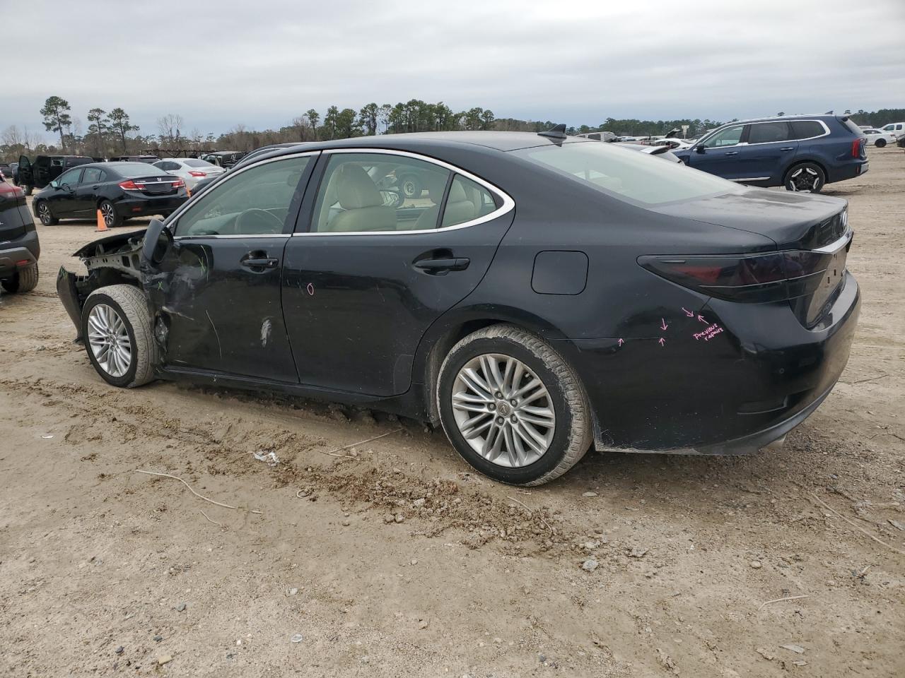 2014 Lexus ES - Image 2