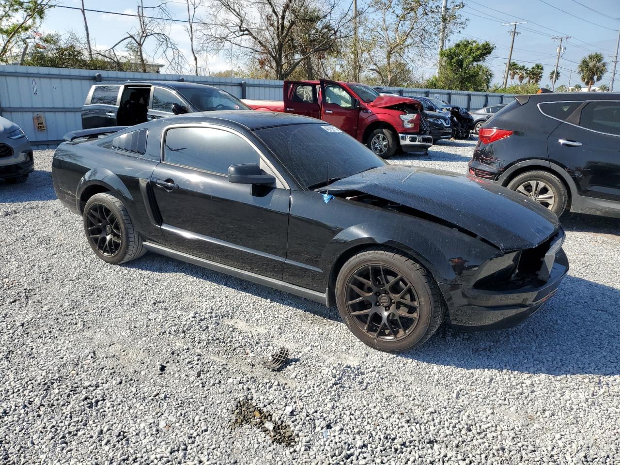 2007 Ford Mustang - Image 4