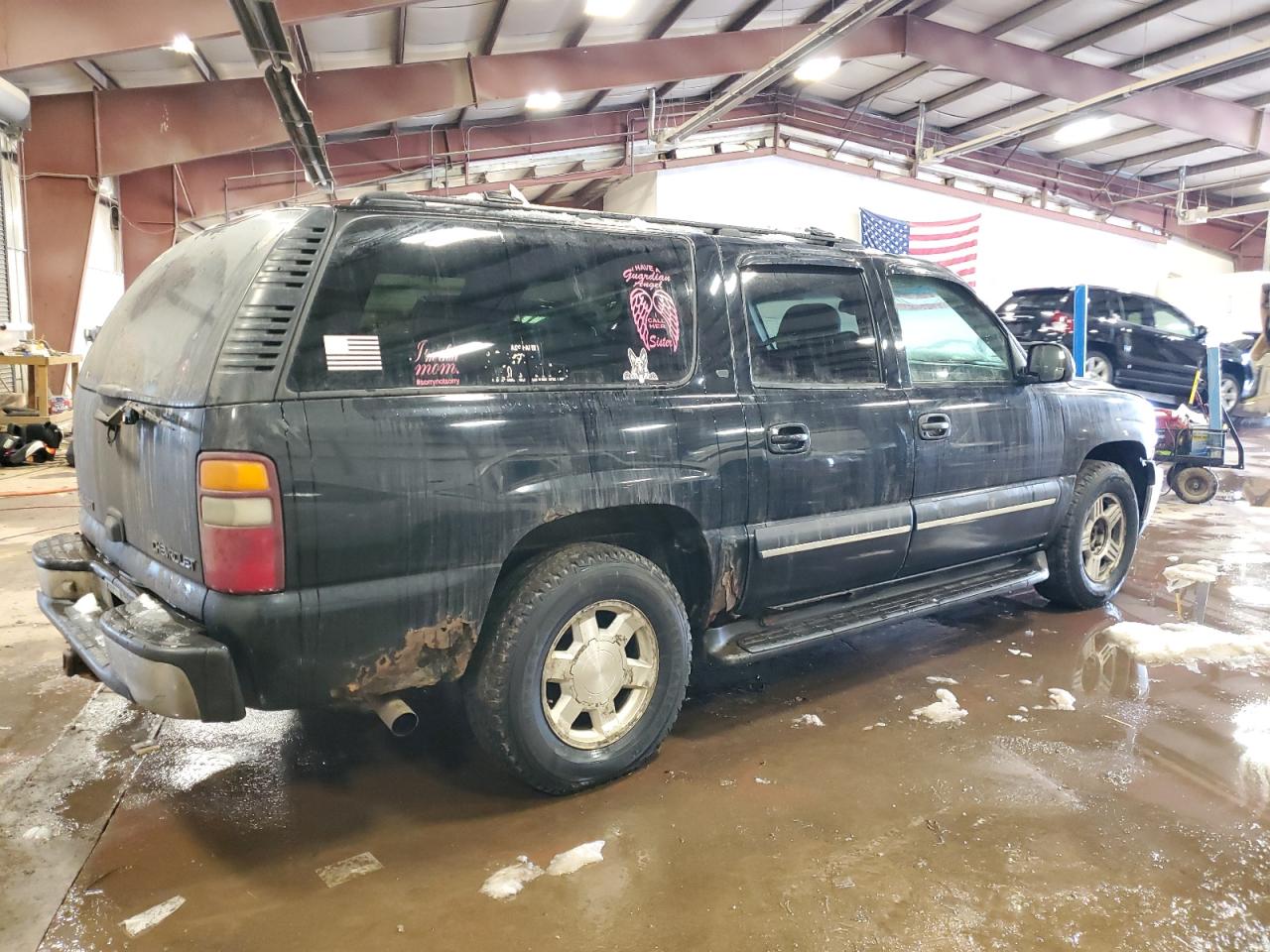 2002 Chevrolet Suburban - Image 3