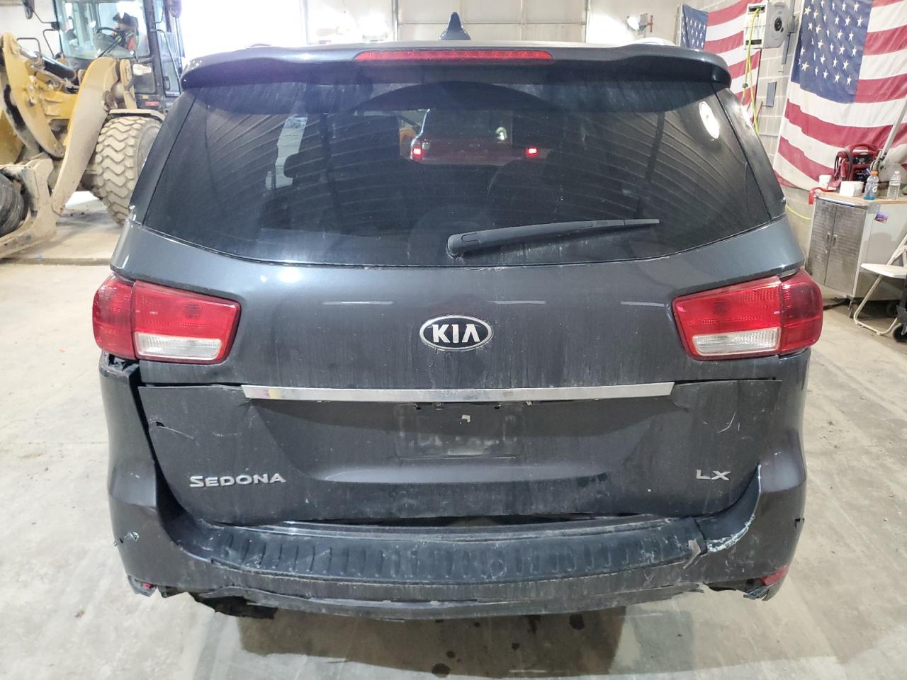 2015 Kia Sedona - Image 6