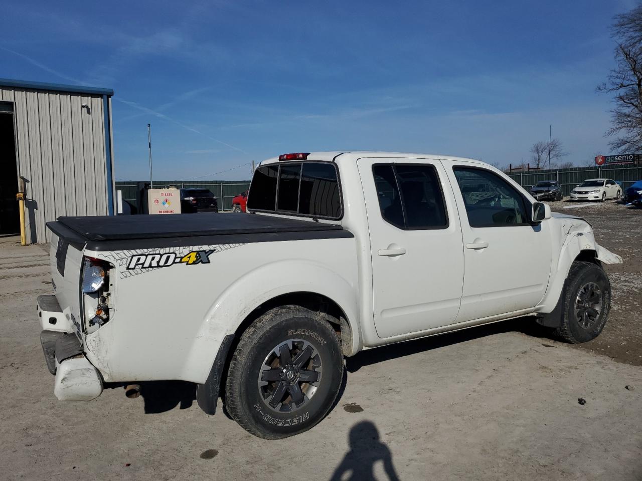 2017 Nissan Navara (Frontier) - Image 3