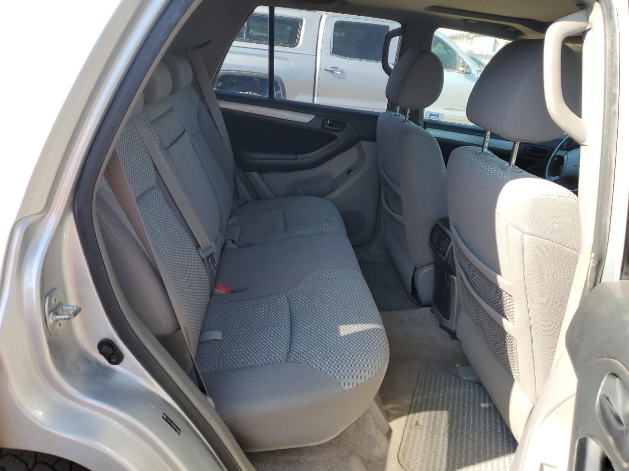 2006 Toyota 4Runner - Image 11