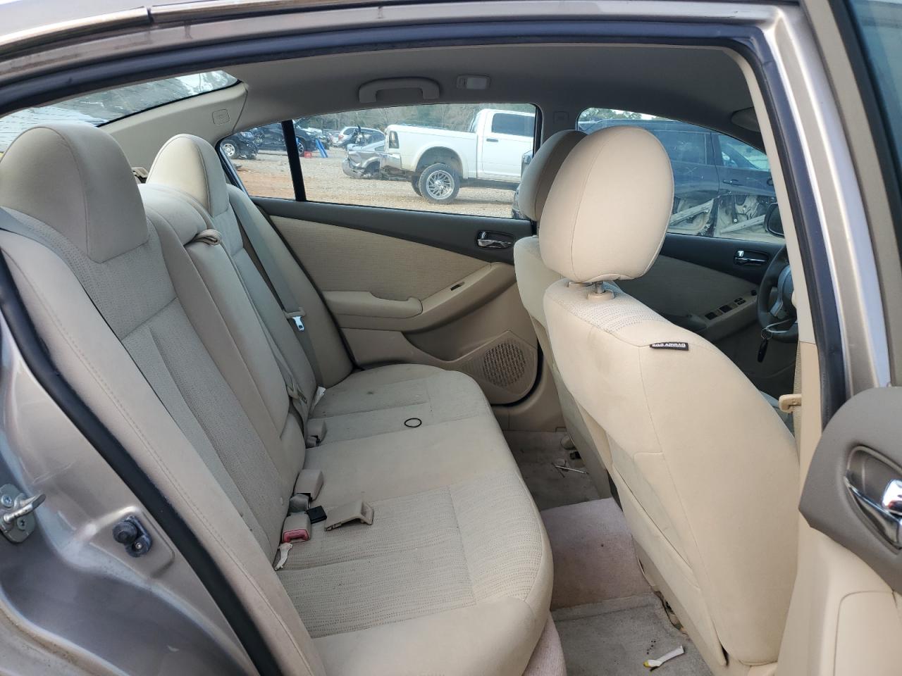 2012 Nissan Altima - Image 10