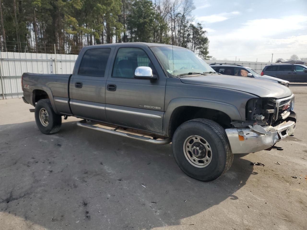 2002 GMC Sierra - Image 4