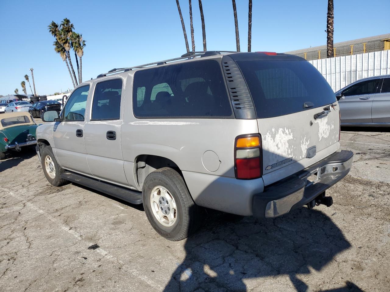 2006 Chevrolet Suburban - Image 2