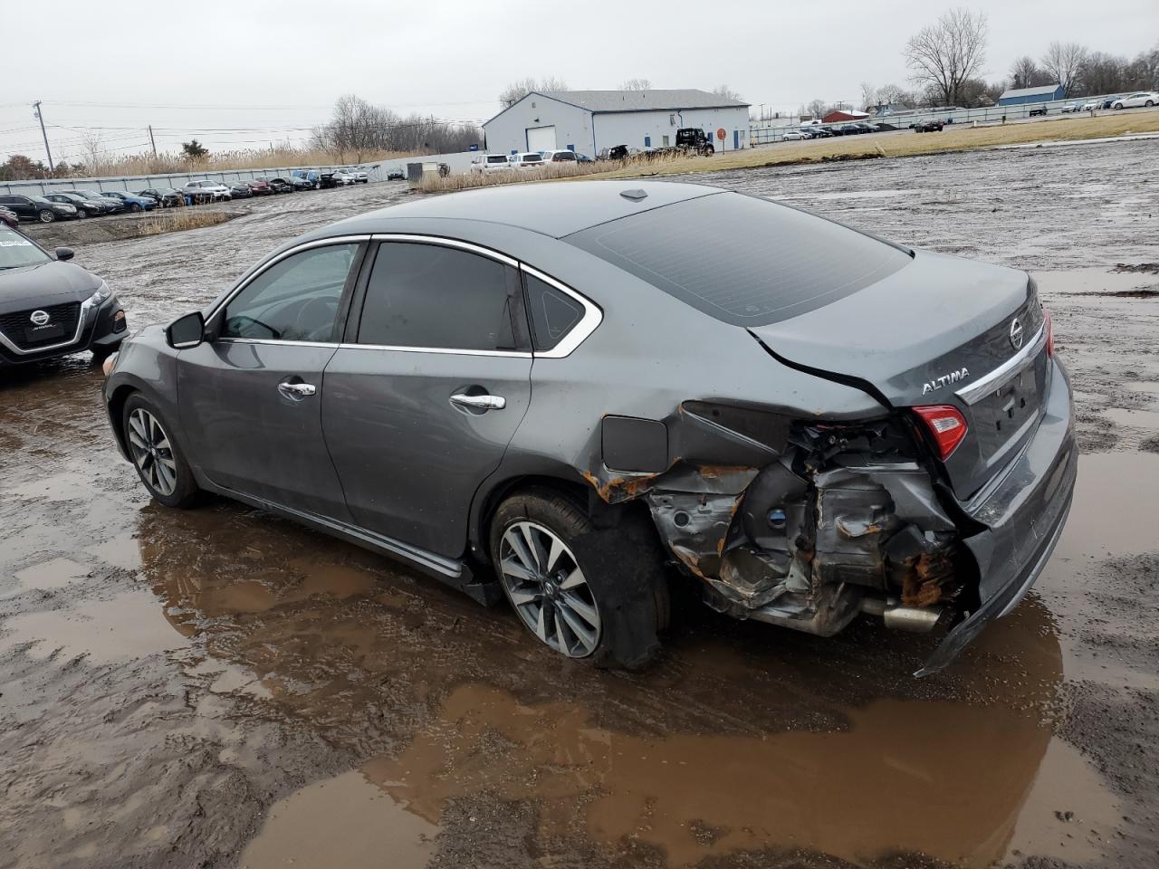 2017 Nissan Altima - Image 2