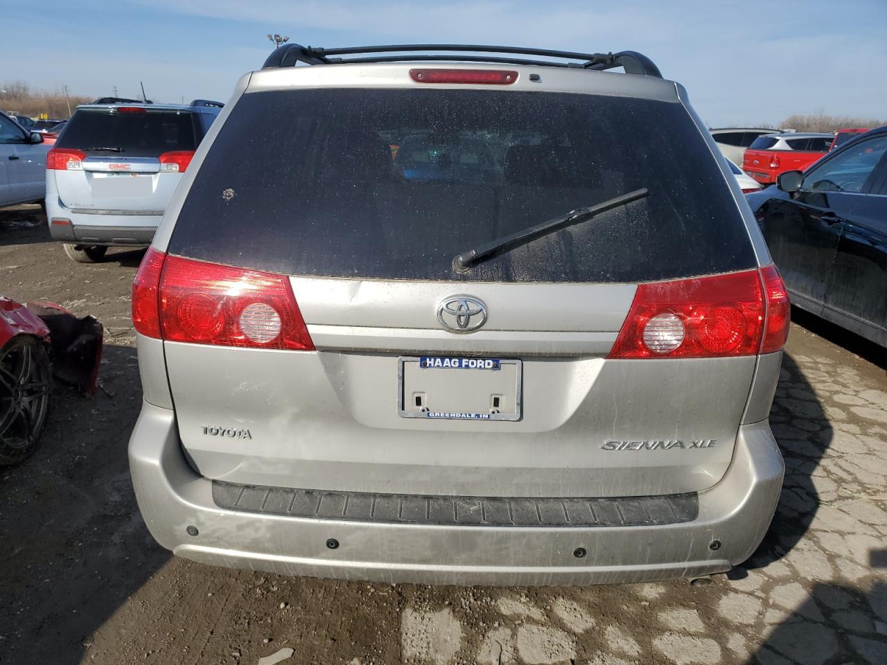 2008 Toyota Sienna - Image 6