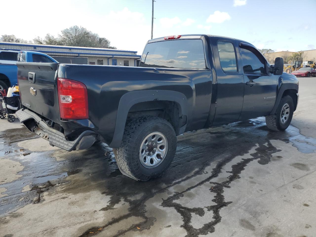 2009 Chevrolet Silverado - Image 3