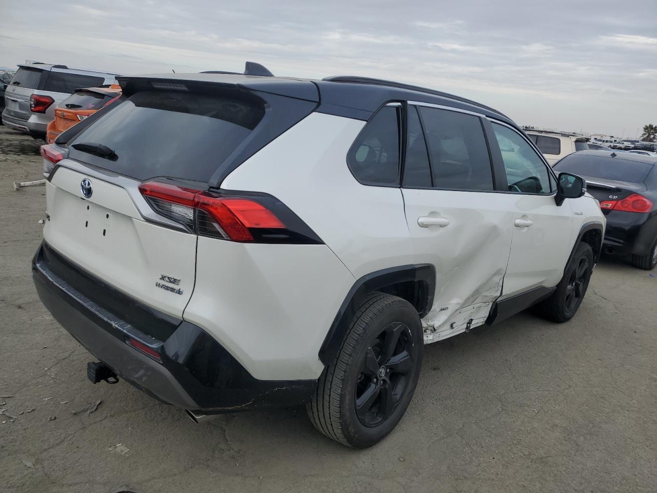 2020 Toyota RAV 4 - Image 3